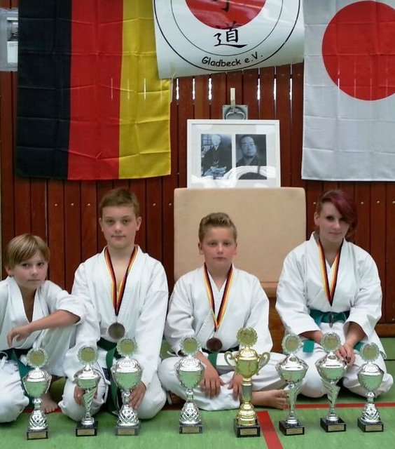 Lukas Schikorra, Pascal van Dyk, Dominik van Dyk, Ayleen Reddmann.