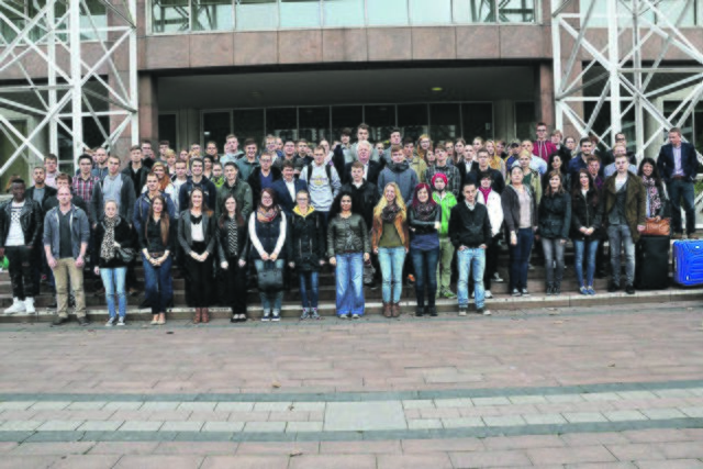Auf breiten politischen Konsens traf die Aufstockung der Ausbildungsplätze der Stadt. Denn sie wollte mit gutem Beispiel vorangehen. Zukünftig soll der Rotstift auch bei der Zahl der Nachwuchskräfte angesetzt werden, heute sind es noch knapp 200. | Foto: Schmitz/ Archiv