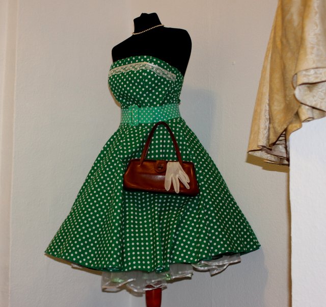 neueste Mode ist immer gaaanz wichtig für Frau!