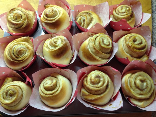 Selbst gebackene Zimtschnecken. Absoluter Weiberkram:-)