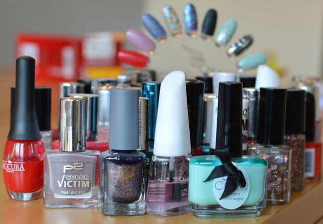 178 Flaschen Nagellack (nicht alle auf dem Foto !) uvm.