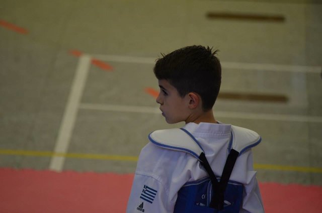 Konstantinos Triantafyliiadis konzentriert vor seinem Kampf