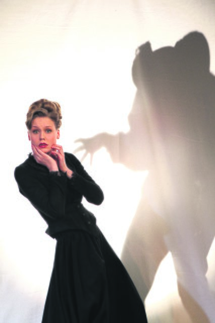 Gespentisch - Buttgereits „Der Elefantenmensch“: Die Macht der Blicke und die monströse Gesellschaft. | Foto: Birgit Hupfeld