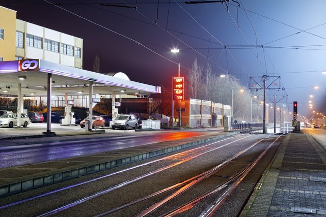 Die verlassene Straßenbahnhaltestelle am Ruhrstadion in Bochum.