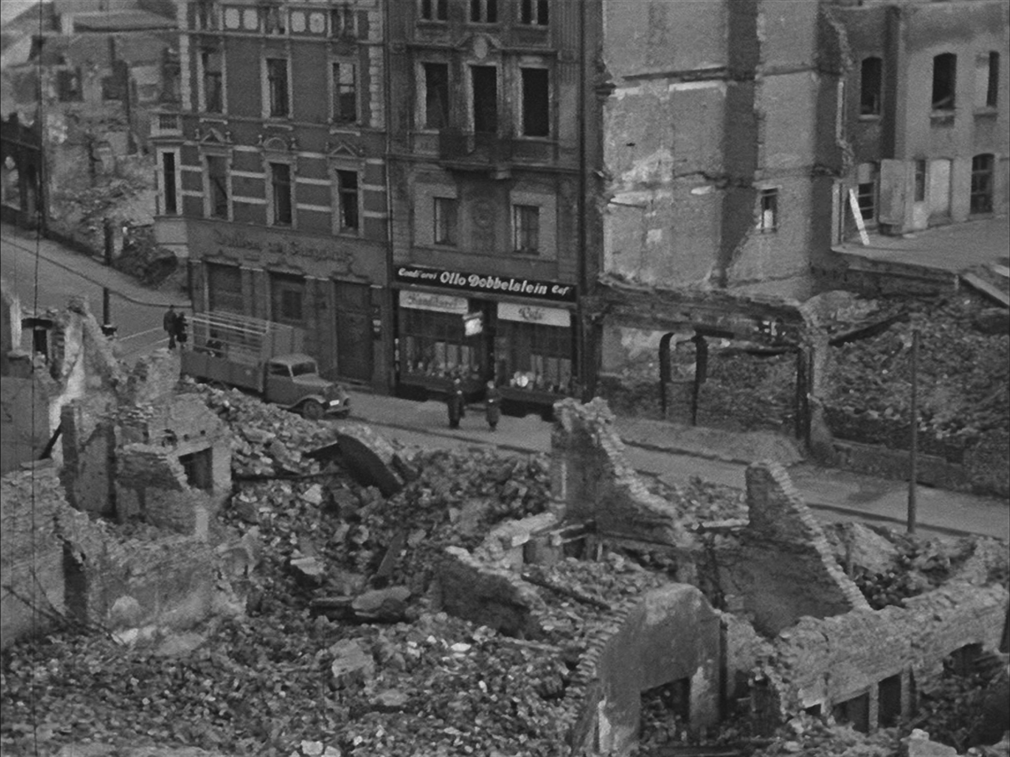 Vor 70 Jahren Bomben auf Duisburg DUISBURG IM BOMBENKRIEG Duisburg