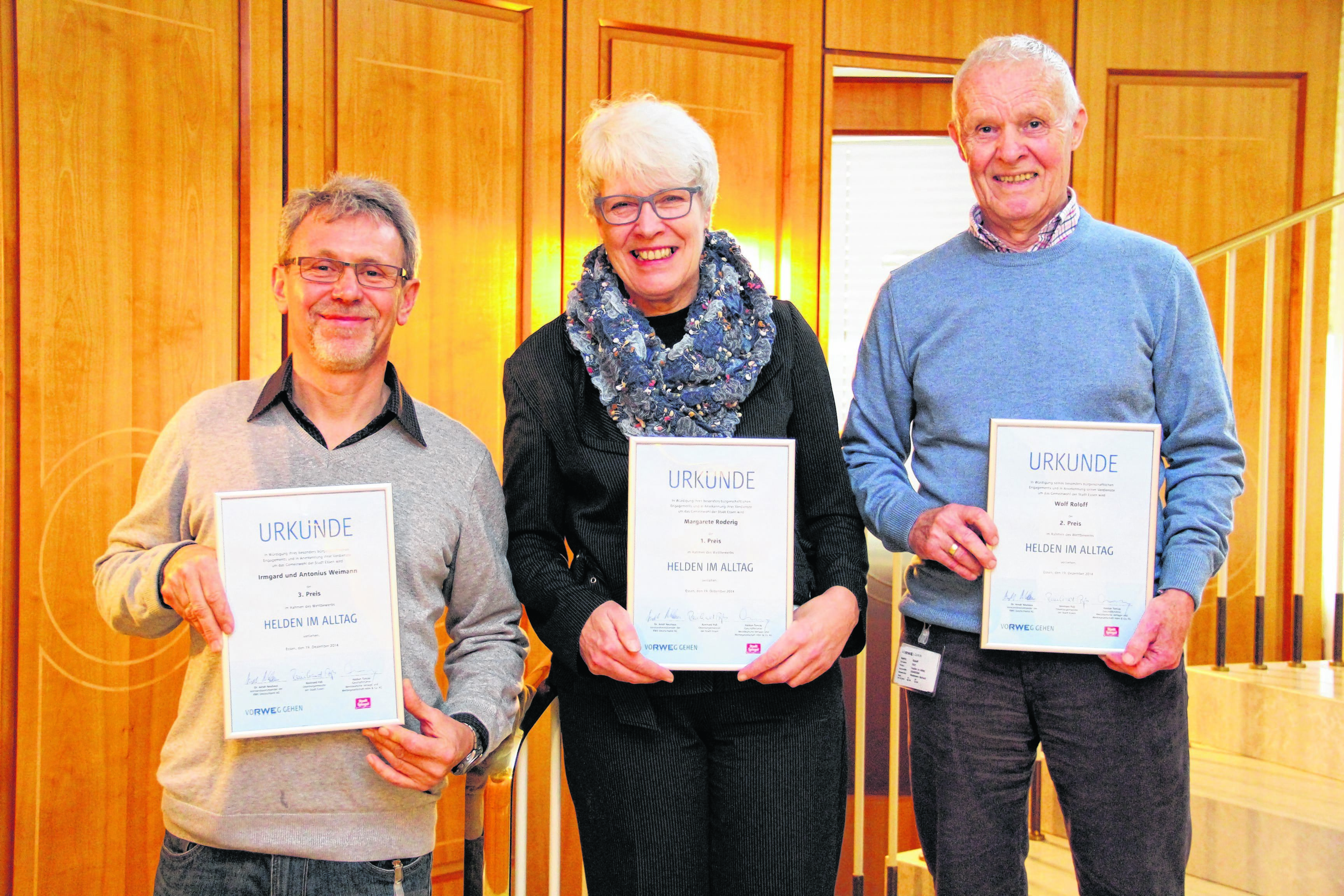 Gestern wurden die „Helden des Alltags“ gekürt. Gemeinsam mit der RWE Deutschland AG hat der STADTSPIEGEL engagierte Ehrenamtliche gesucht - und gefunden. Unser Foto zeigt (von links): Antonius Weimann (3. Platz), Margarete Roderig (1. Platz) und Wolf Roloff (2. Platz).