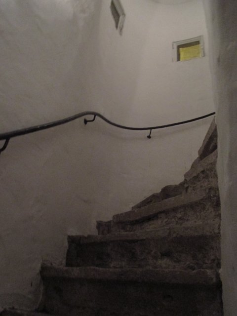diese steile Treppe...rauf, runter ...