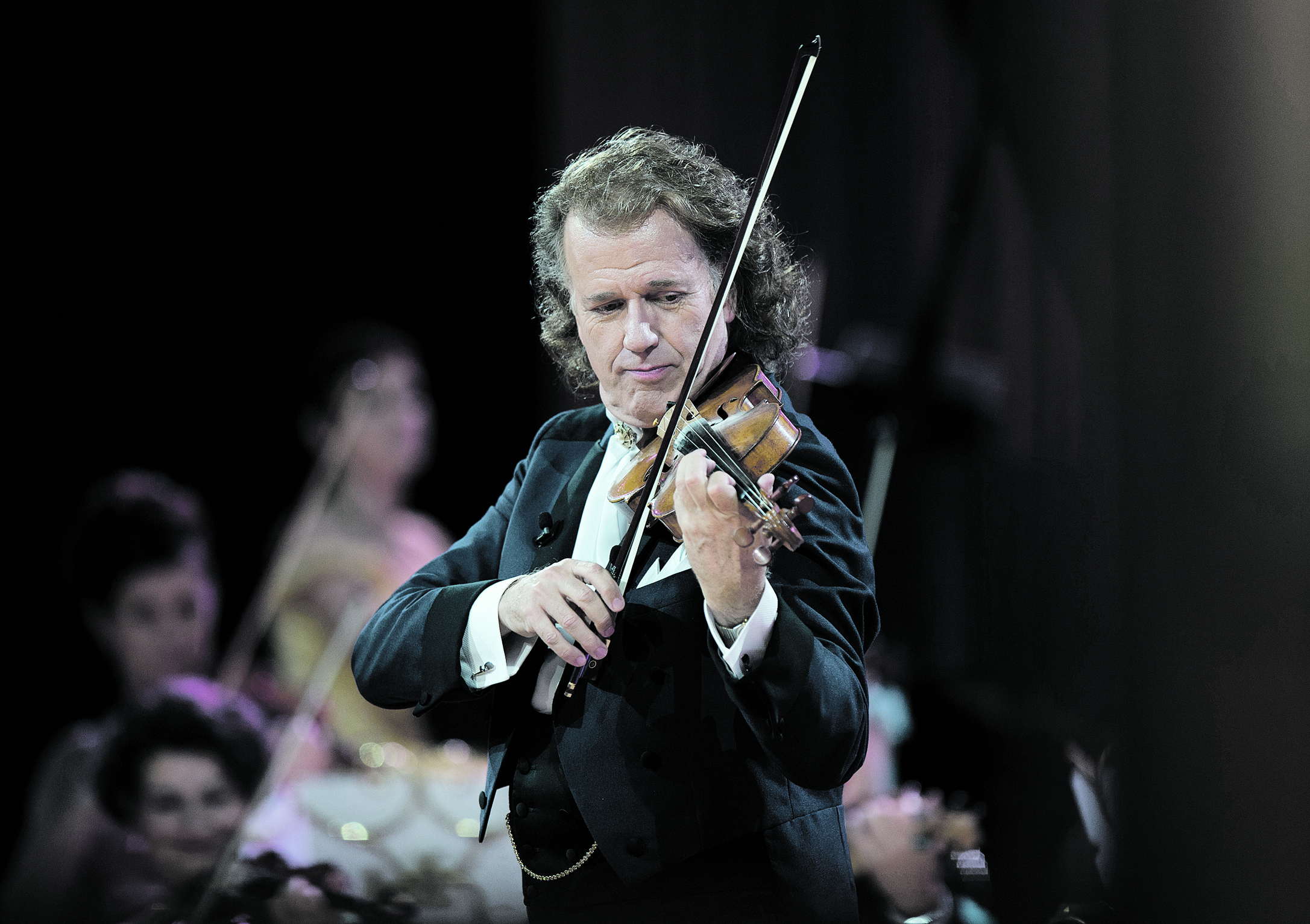 Walzerkönig André Rieu macht auf seiner Deutschlandtournee auch Station in der Lanxess Arena.