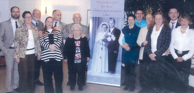 Zur Feier des Tages versammelte sich die gesamte Familie um Erika und Erich Vogt.