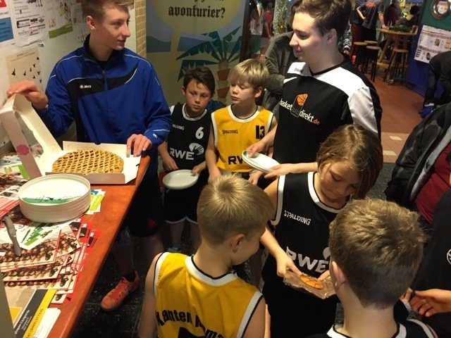 Limburgse Vlaii als Siegerkuchen wurde vor Ort gegessen. Lecker!