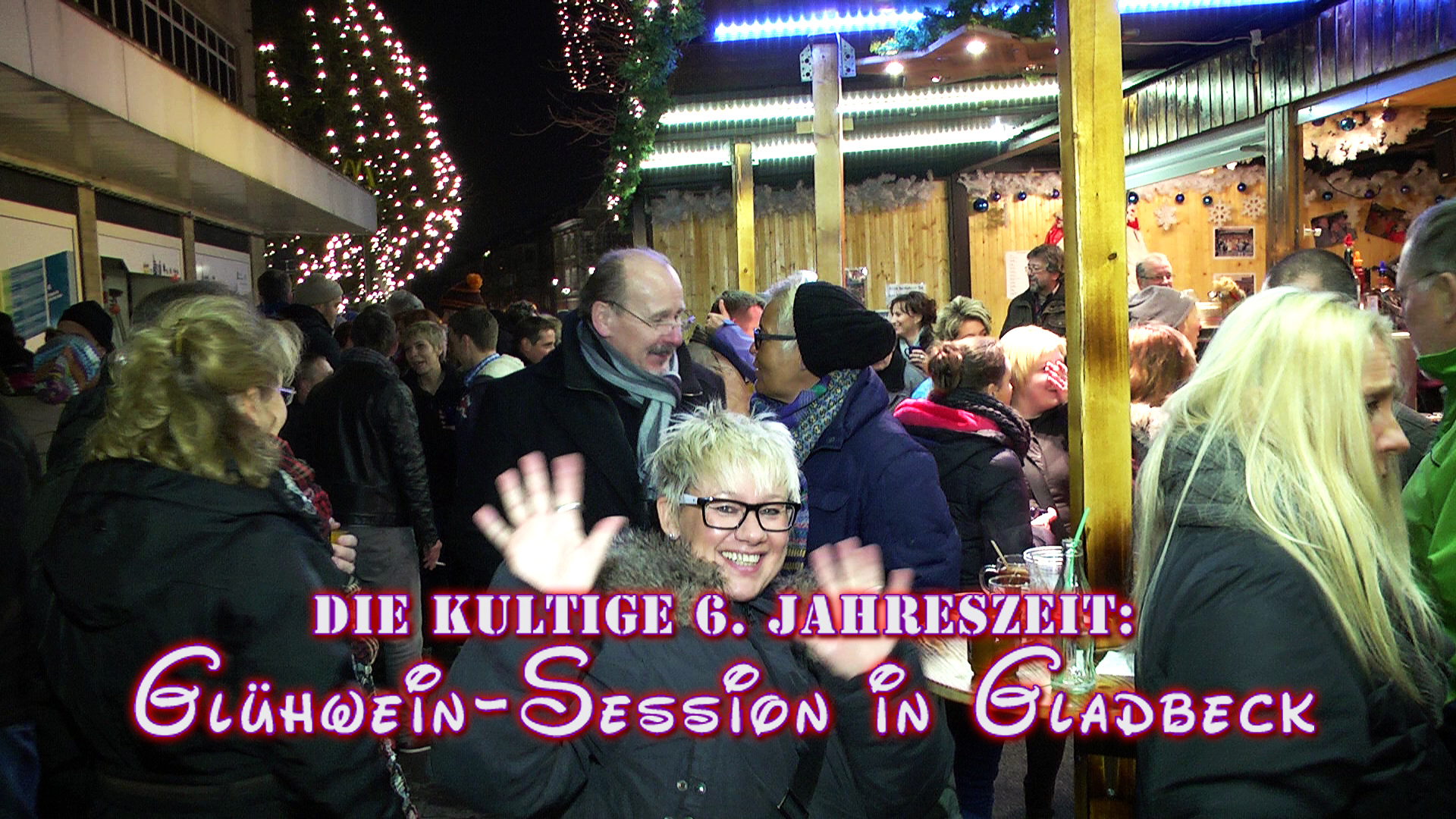 Ganz schön was los war am Silvester-Vorabend 2014 in der Innenstadt am Glühweinstand von Frank Ahrend. Wie bereits all die Jahre ließen etliche Besucher schon traditionsmäßig den gemütlichen Abend bei SmallTalk und fröhlicher Laune ausklingen. Foto: Videoscreenprint Kariger