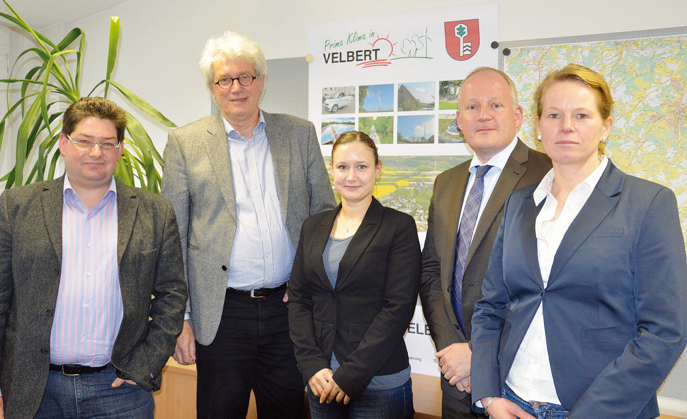 Das Energie-Team: Tim Edler (von links), Bauleitplanung/Städtebau bei der Stadt Velbert, Michael Happe, Geschäftsführer im Büro für Kommunal- und Regionalplanung, Meike Heß, Generelle Planung/Stadterneuerung bei der Stadt Velbert, Reiner Tippkötter, Geschäftsführer von „infas enermetric Consulting“, und Heike Möller, Leiterin Generelle Planung/Stadterneuerung bei der Stadt Velbert.