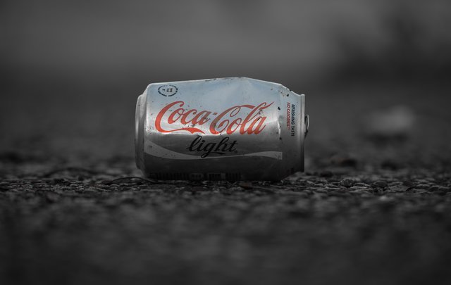 auf dem Lehrerparkplatz an der EKG werden leider nicht nur Autos geparkt-