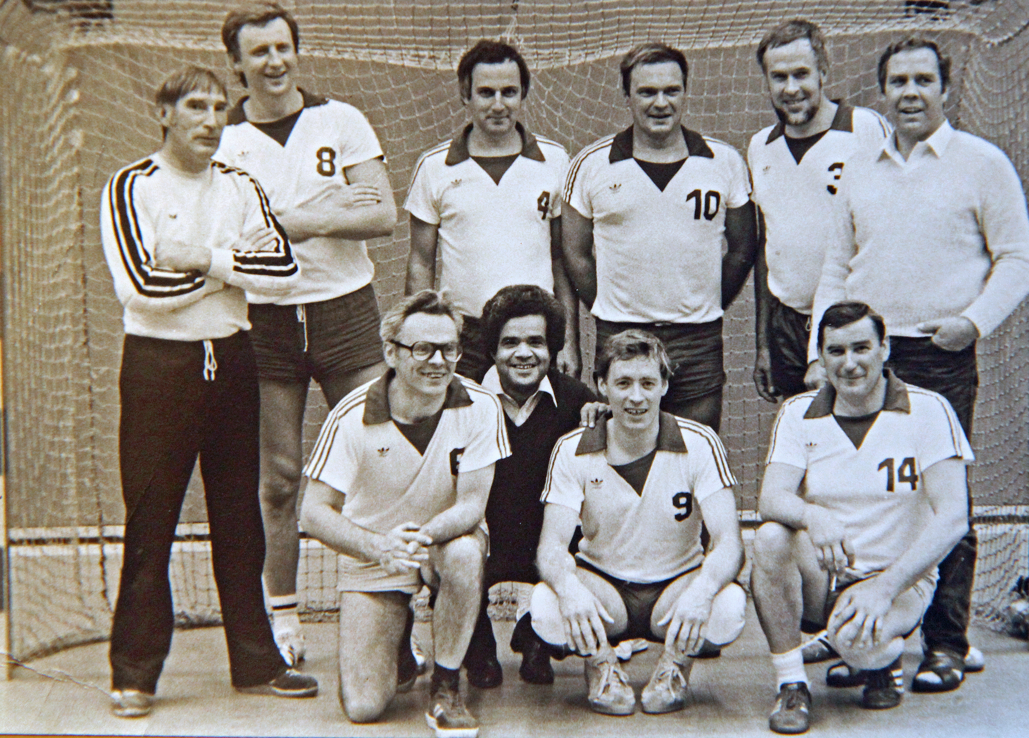 Die Altherrenmeister des VfK mit Günter Mann, Johann Rosmus, Ivar Koch, Klaus Heinen, Wubbu Gehrmann, Klaus Hanssen, Franz (Bubi) Keune, Betreuer Jimmi, Reinhold Götter und dem jungen Alfons Bischof (v.l.n.r.).