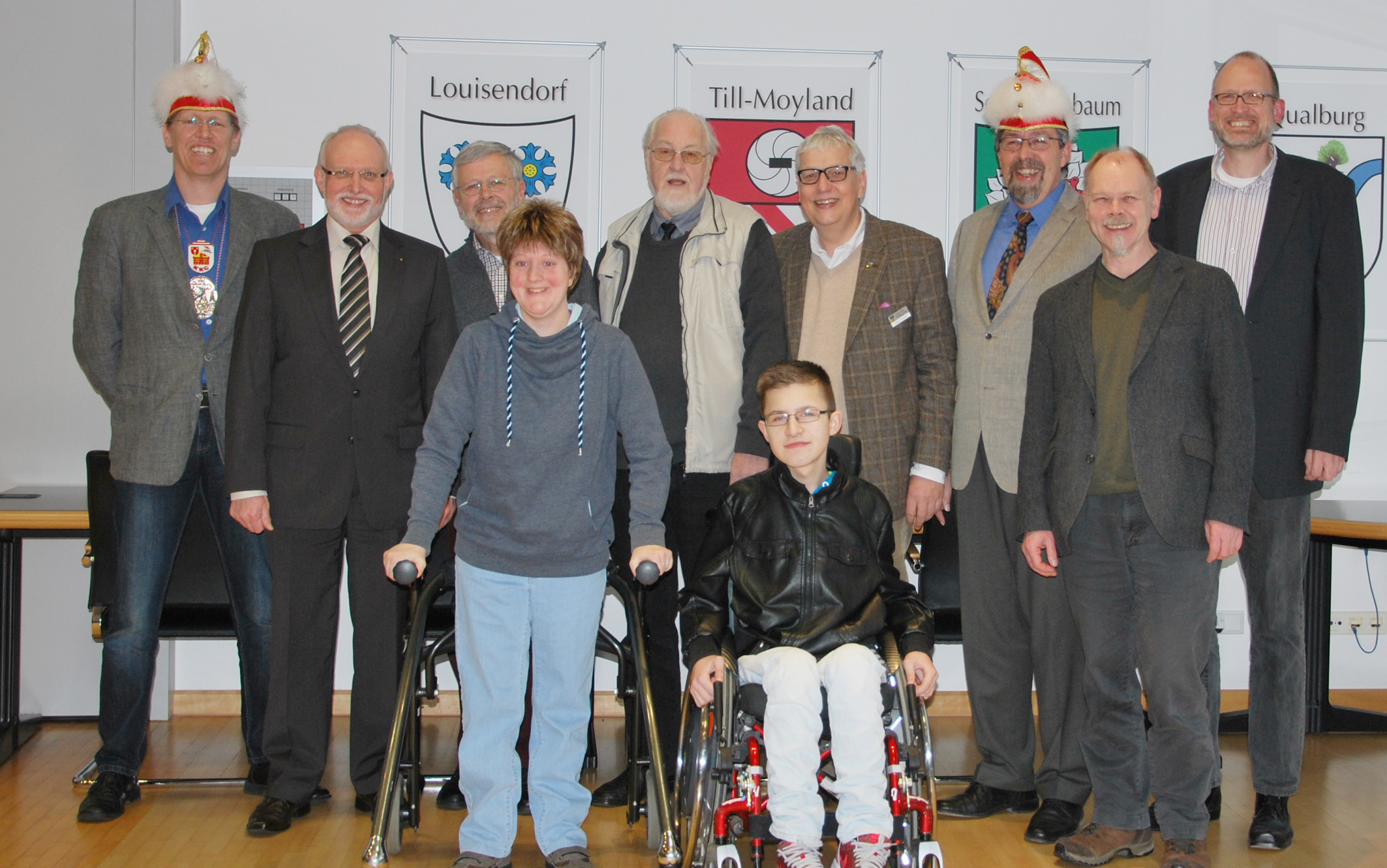 Die Mitglieder des Vereins für Körper- und Mehrfachbehinderte Kreis Kleve werden mit dem Kalkarer Ochsenorden für ihr soziales Engagement ausgezeichnet.