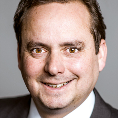 Ratsherr Thomas Kufen, Vorsitzender der CDU Ratsfraktion im Essener Stadtrat: "Die Schweizer Nationalbank hat mit der gestrigen Entscheidung Fakten geschaffen. Die tatsächlichen Auswirkungen für den städtischen Haushalt sind noch nicht absehbar. ... Ich erwarte vom Oberbürgermeister und vom Stadtkämmerer sowohl im kommenden Finanzausschuss als auch in der Ratssitzung am 28. Januar eine Erklärung zur Halte- und Verkaufsstrategie."