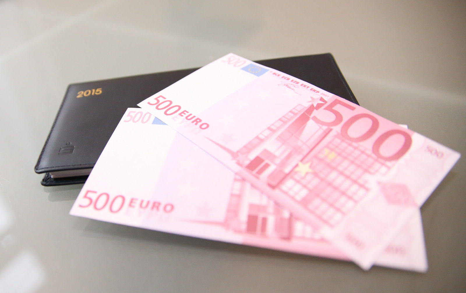 Niels Holger Schmidt: „1.000 Euro - angesichts der Kürzungsorgien etwa beim Schulessen oder der Suppenküche viel Geld“