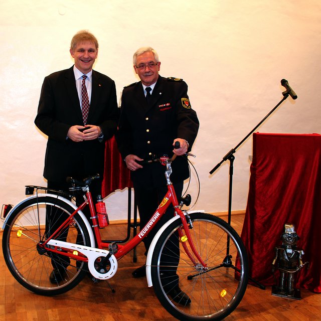 Landrat Michael Makiolla und Kreisbrandmeister Ulrich Peukmann