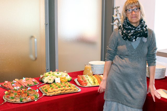 Das Kulturcafé Haus Opherdicke  mit Maria Beate Swoboda hatte einen Umtrunk und Imbiss vorbereitet