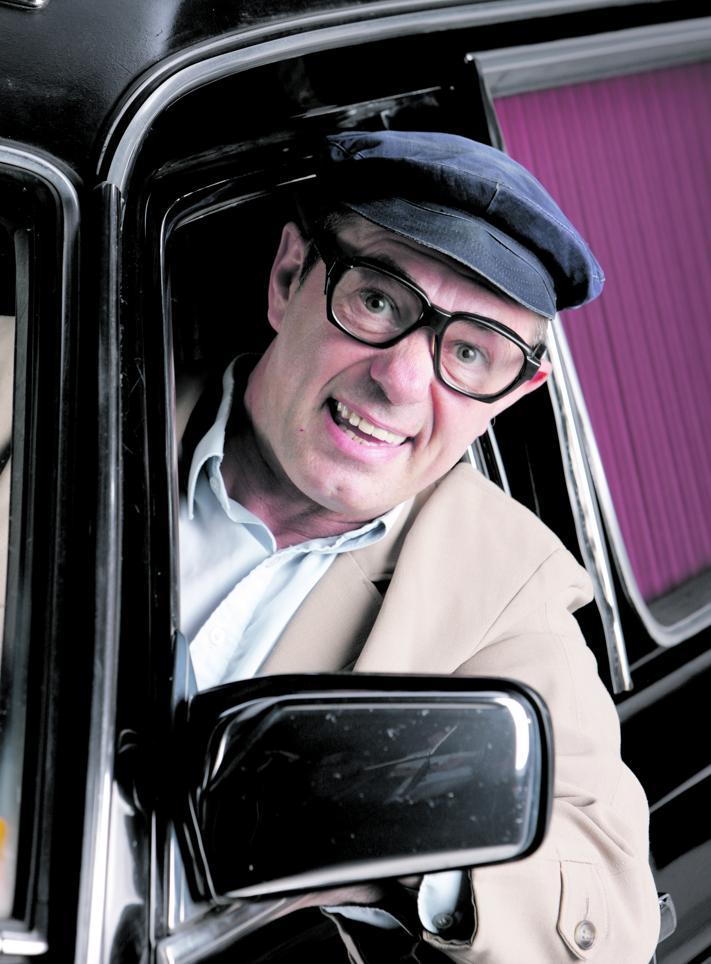Uwe Lyko, zeigt als Herbert Knebel Ausschnitte seiner Show.