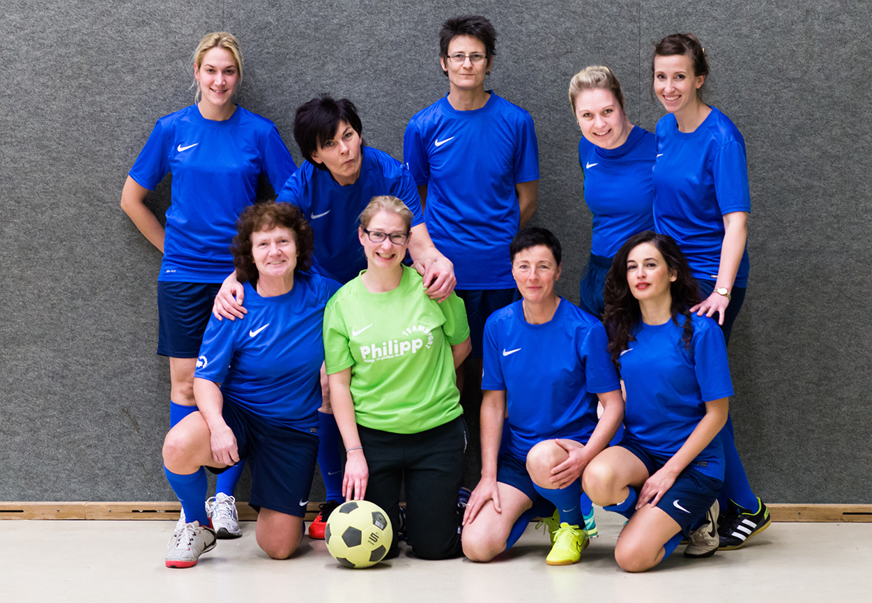 Lehrerinnenteam des Berufskollegs: Lara Elbreder, Maria Hosh, Anja Schweer, Stefanie Kirschner, Corinna Schlack (oben, v.l.n.r.), Marlies Winkel, Jenny Rose, Heike Mölders, Anna Dosoruth (unten, v.l.n.r.)