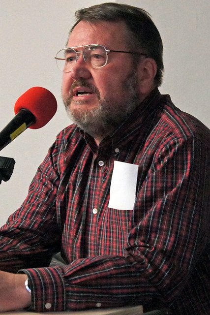Ernst Potthoff, verkehrspolitischer Sprecher der grünen Ratsfraktion, weiss, das noch viel Arbeit auf unsere Stadt wartet, um tatsächlich die Auszeichnung "Fahrrad freundlich" zu verdienen.