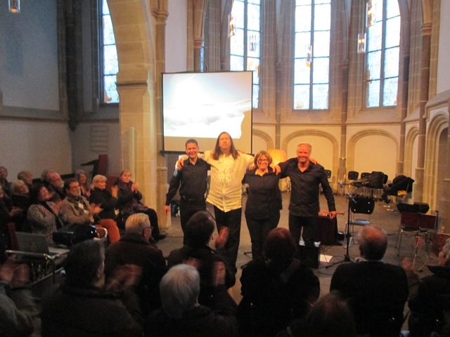 Die Künstler genießen ihren verdienten Lohn, APPLAUS