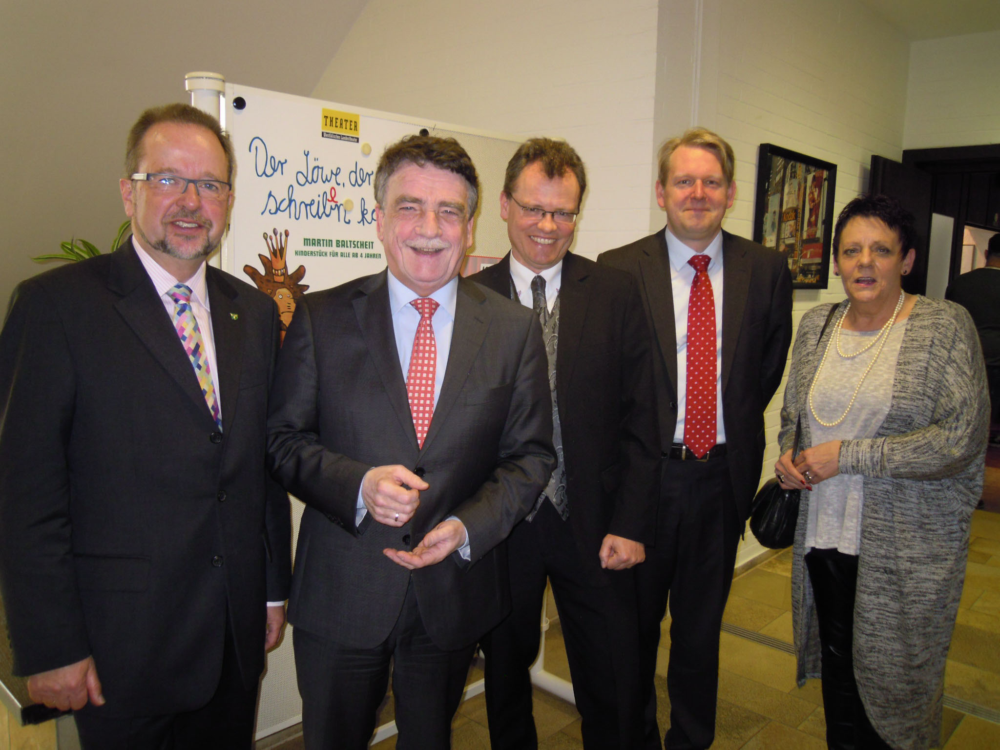 Lob von NRW-Bauminister Mike Groschek für die positive Stadtentwicklung gab es kürzlich beim SPD-Jahresempfang: (v.l.) Landrat Dr. Ansgar Müller, Minister Groschek, Bürgermeister Dr. Michael Heidinger und MdL Dirk Vöpel. Foto: cd
