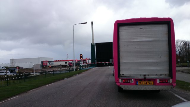 Bild 7 VERWÜSTETE BRÜCKE