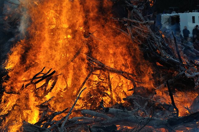 Traditionelles Osterfeuer am 04.04.2015 beim THW Gelsenkirchen.(Foto:THW Gelsenkirchen,Kurt Gritzan)