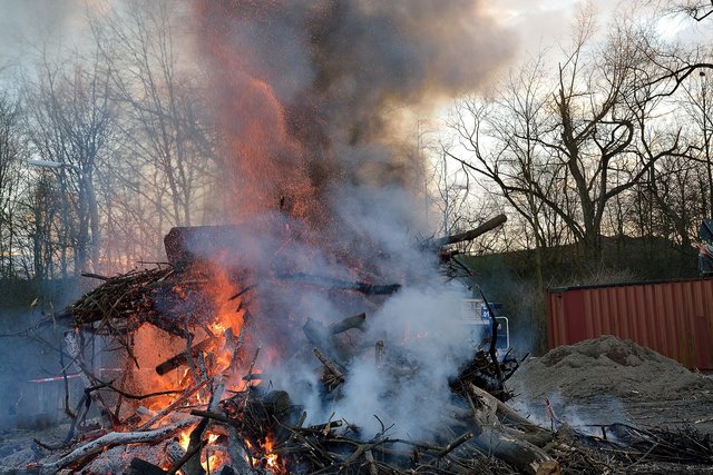 Traditionelles Osterfeuer am 04.04.2015 beim THW Gelsenkirchen.(Foto:THW Gelsenkirchen,Kurt Gritzan)