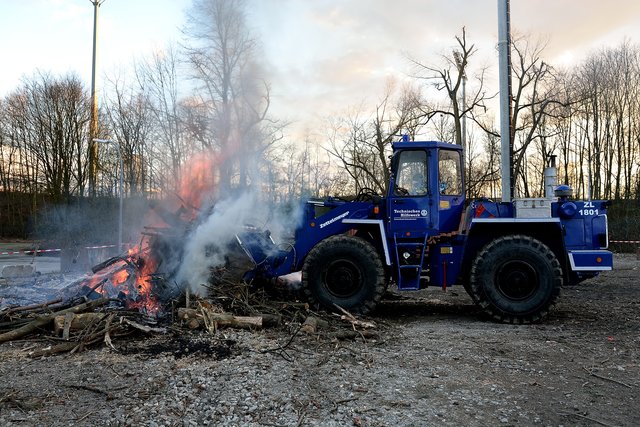 Traditionelles Osterfeuer am 04.04.2015 beim THW Gelsenkirchen.(Foto:THW Gelsenkirchen,Kurt Gritzan)