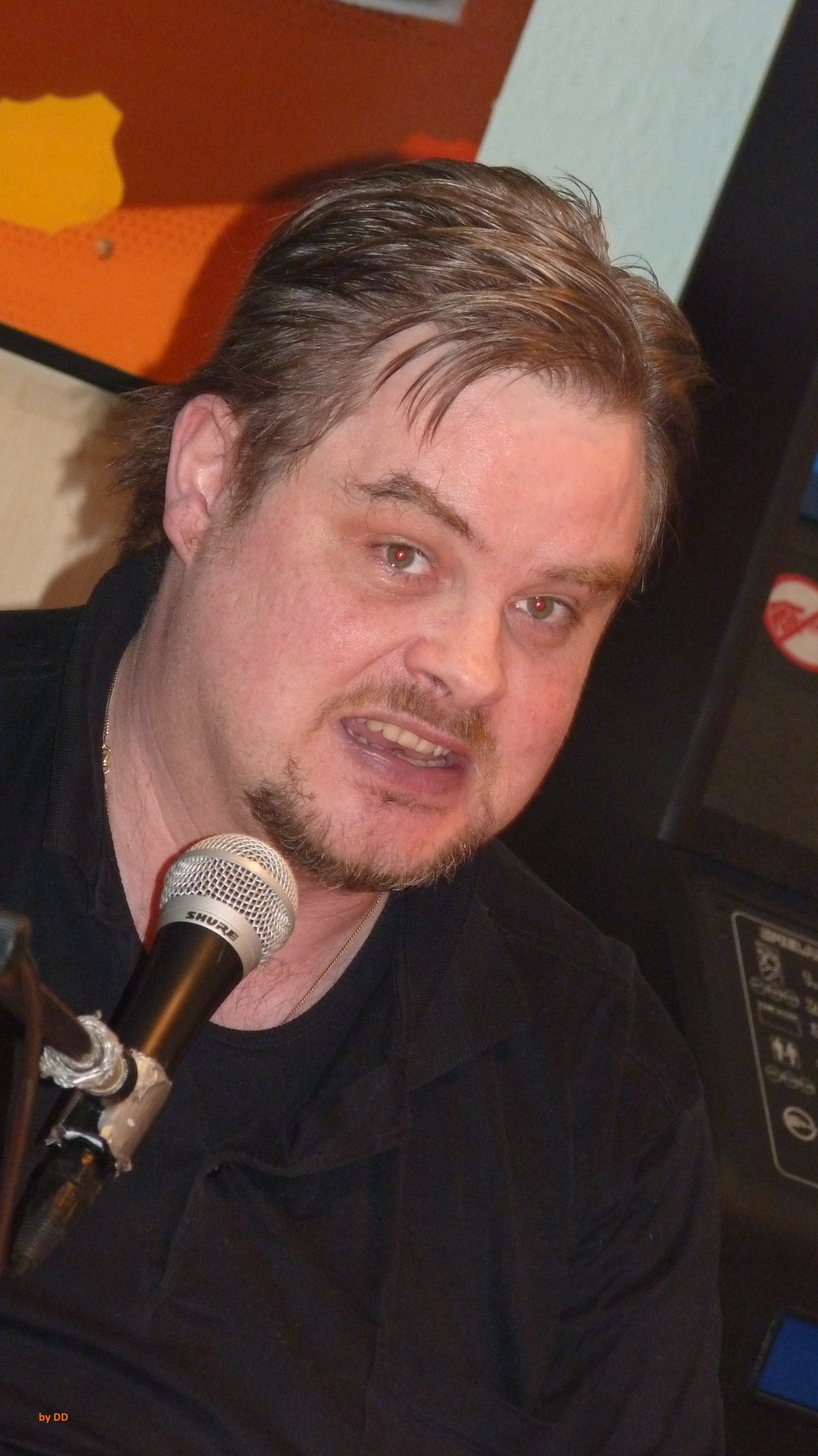 Marcus Watolla hier bei einer Lesung in Düsseldorf aktiv; Foto m.freundl.Gen. by DaD/W.