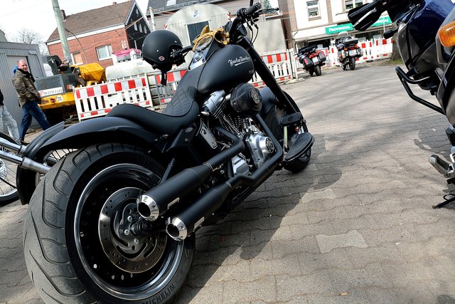 Segnung von Motorradfahrer und Fahrradfahrer auf dem Marktplatz in Gelsenkirchen-Beckhausen am 11.04.2015.(Foto:Kurt Gritzan)