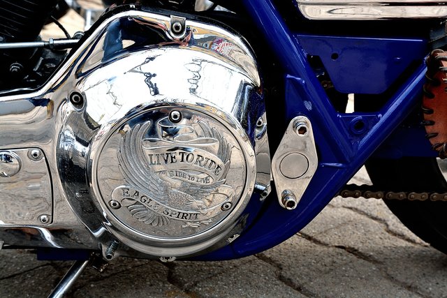 Segnung von Motorradfahrer und Fahrradfahrer auf dem Marktplatz in Gelsenkirchen-Beckhausen am 11.04.2015.(Foto:Kurt Gritzan)