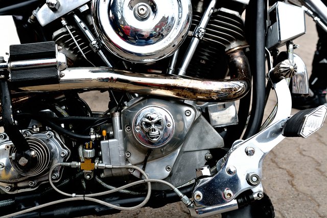 Segnung von Motorradfahrer und Fahrradfahrer auf dem Marktplatz in Gelsenkirchen-Beckhausen am 11.04.2015.(Foto:Kurt Gritzan)