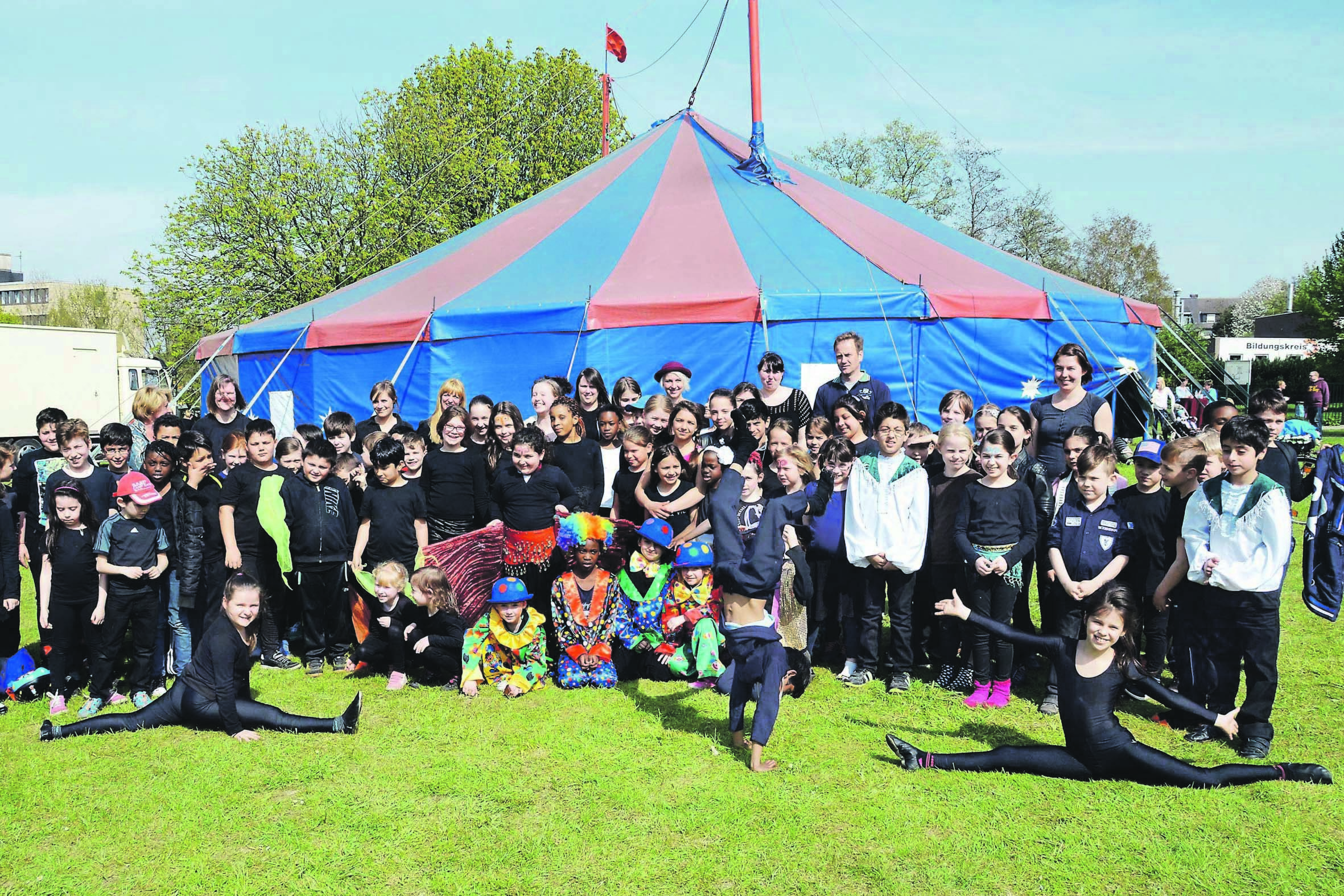 Ein Spagat oder eine lustige Clownsnummer, für die Berswordt-Schüler kein Problem, wie sie in sechs Zirkus-Shows bewiesen.
