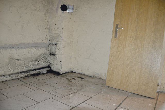 „Schieflage“ lässt sich auch im Keller des Hauses feststellen