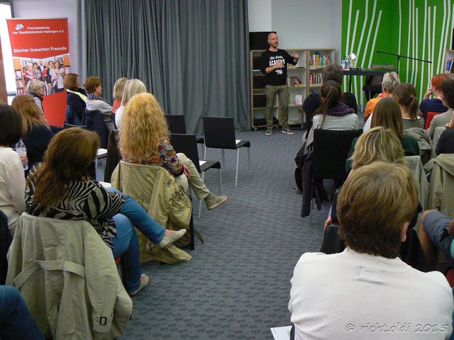 Der Autor verstand es, frei erzählend einen lebendigen Eindruck von seinem Buch zu vermitteln. (Foto: T. Richter-Arnoldi)
