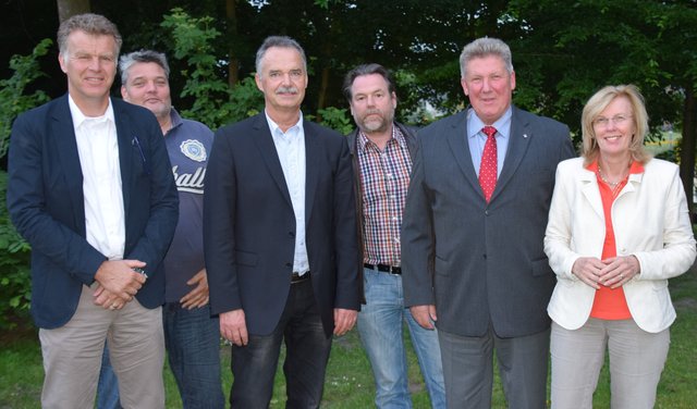 von links: Andreas Preuss, Marcus Rohrbacher, Dr. Michael Wefelnberg, Michael Heidorn, Heinz Lindekamp und Anne Grefer-Leifeld