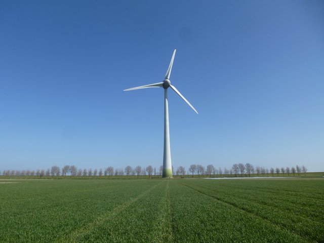 Die Enercon E126 bei Medemblik (NL)
Mit dieser Windkraftanlage sind die für den Reichswald vorgesehenen 12 Anlagen vergleichbar.