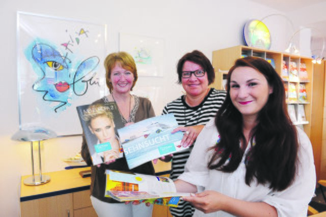 Die Reiseexperten vom Reisebüro travel connection (im Herzen von Langenfeld Richrath) informieren gerne über den nächsten Traumurlaub und erfüllen individuelle Urlaubswünsche. Auf dem Foto: Andrea Dieffendahl, Katrin Weber und Verene Vinci (von links).