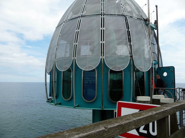 In Grömitz - die Tauchgondel