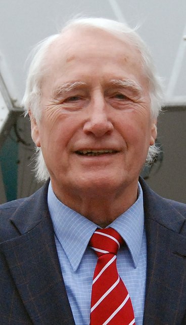 „Wenn der Linienrichter noch leben würde, dann hätten wir ein tolles Gespräch über Fairplay“, sagt Hans Tilkowski, Fußballlegende im Tor beim 3:2 für England im WM-Finale 1966. 'Hannes' Tilkwoski wird wegen seines Aussehens und Gemüts übrigens gerne mit Paul Newman verglichen.