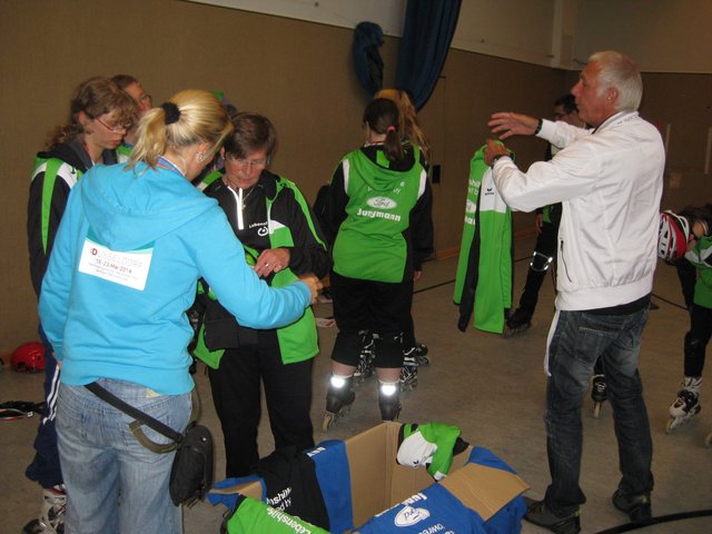 Auspacken und Anprobieren ist mal wieder spannend.