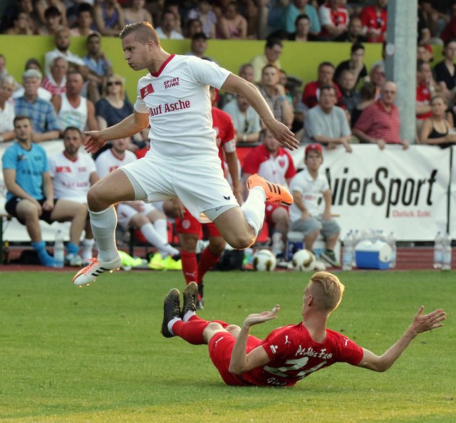 Rot-Weiss Essen vs. Auf Asche - Essen-Nord
