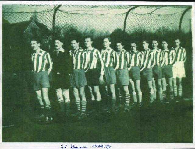 Hans Tilkowski (2.v.l.) mit seiner damaligen Mannschaft des SV Husen in den Jahren 1949/50. | Foto: SC Husen-Kurl