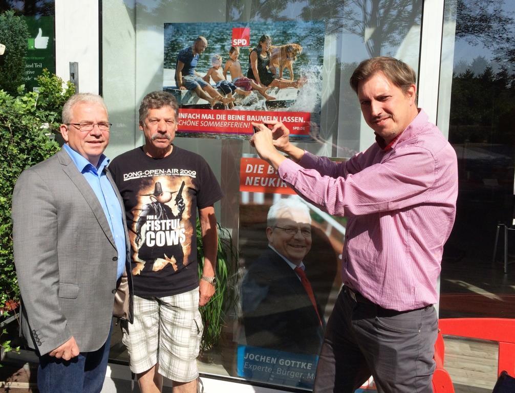 Jochen Gottke mit Gerd Lugge und Rainer Mantei (v. lks.)