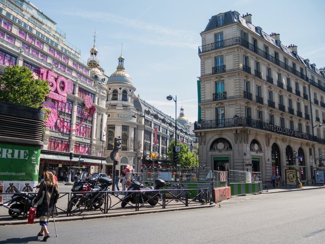 Eine schöne, alte, vielseitige Pariser Architektur - Duisburg