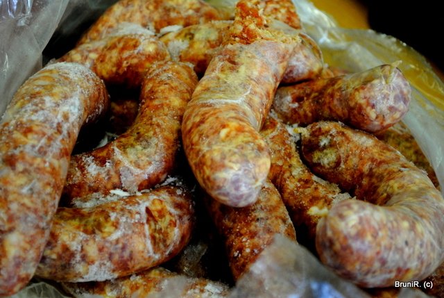 Und es warten noch mehrere darauf, auf den Grill gelegt zu werden...